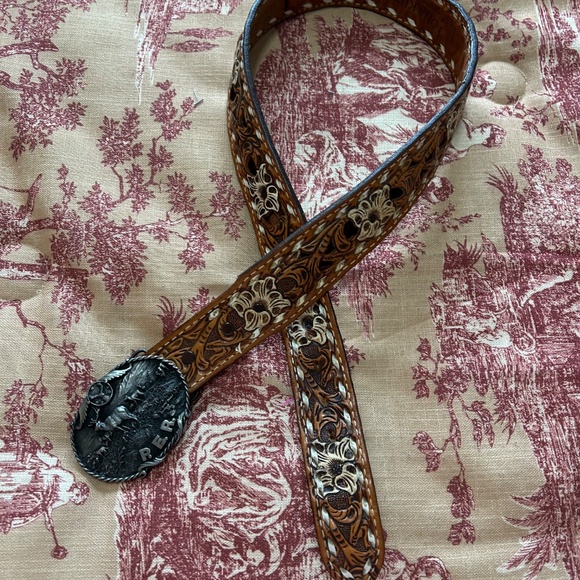 Justin Men's Western Leather Belt with Ornate "R" Buckle, Size 40 - Picture 5 of 5